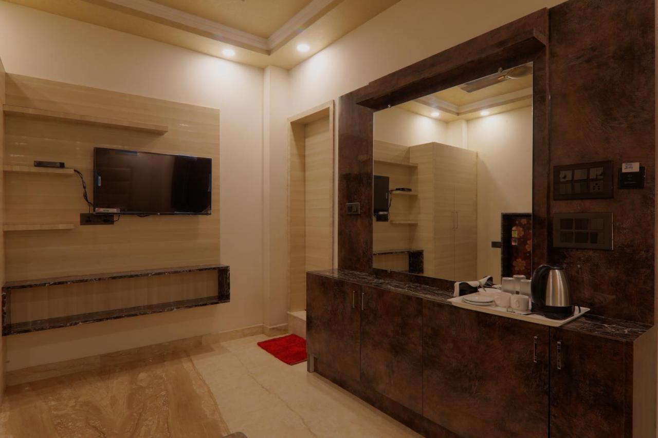Shri Tirupati Residency Hotel Lucknow Exterior photo